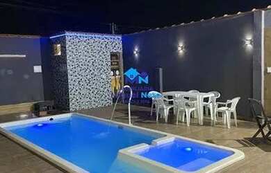 Imagem: A casa possui 2 Dormitórios, 2 Banheiros, 2 Vagas na garagem