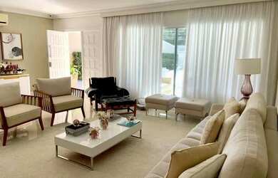 Imagem: A casa em condomínio possui 5 Dormitórios, 5 Banheiros, 3