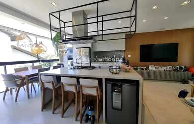 Imagem: A casa em condomínio possui 3 Dormitórios, 3 Banheiros, 208m²