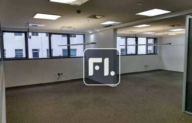 Imagem: O depósito possui 4 Vagas na garagem, 200m² de Área e está