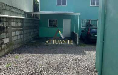 Imagem: A casa possui 2 Dormitórios, 1 Banheiro, 1 Vaga na garagem