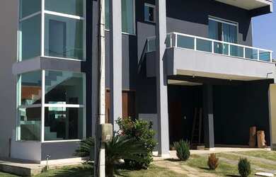 Imagem: A casa em condomínio possui 4 Dormitórios, 3 Banheiros, 2