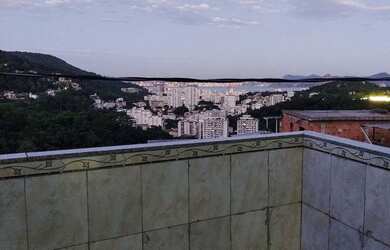 Imagem: A casa possui 1 Dormitório e 1 Banheiro e está localizado