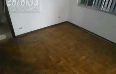 Imagem: A casa possui 2 Dormitórios, 1 Banheiro, 2 Vagas na garagem