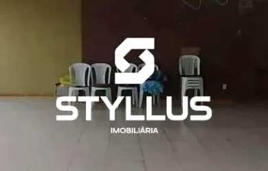 Imagem: A casa possui 3 Dormitórios, 1 Banheiro, 2 Vagas na garagem