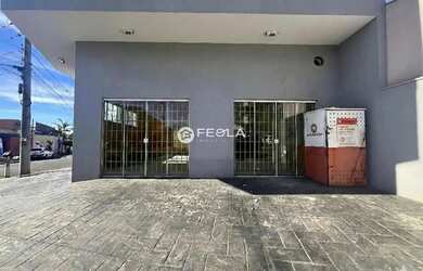 Imagem: O depósito possui 5 Vagas na garagem e 108m² de Área e está