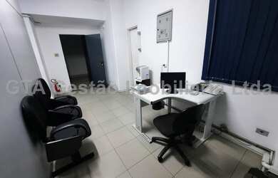 Imagem: O depósito possui 175m² de Área e está localizado em Centro