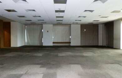 Imagem: O depósito possui 5 Vagas na garagem, 3.149m² de Área e