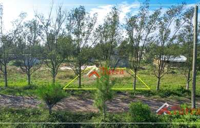 Imagem: O terreno possui 300m² de Área e está localizado em Balneário