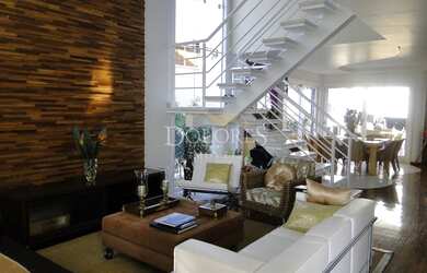 Imagem: A casa em condomínio possui 3 Dormitórios, 4 Banheiros, 5