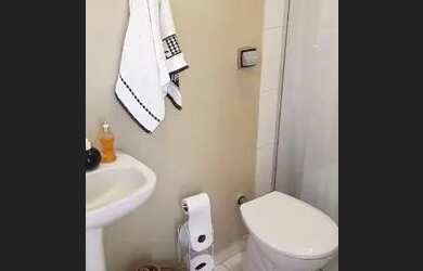 Imagem: A casa em condomínio possui 3 Dormitórios, 3 Banheiros, 3