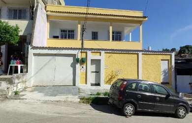 Imagem: A casa possui 2 Dormitórios, 1 Banheiro, 1 Vaga na garagem