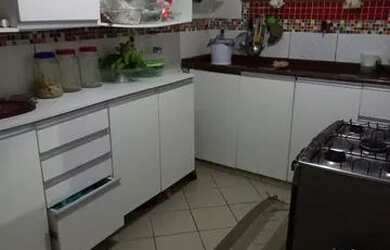 Imagem: A casa possui 2 Dormitórios, 1 Banheiro e está localizado