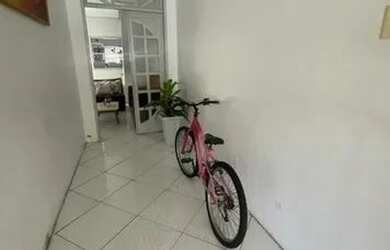 Imagem: A casa possui 4 Dormitórios, 2 Banheiros, 2 Vagas na garagem