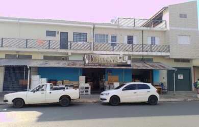 Imagem: A casa possui 5 Dormitórios, 3 Banheiros, 3 Vagas na garagem