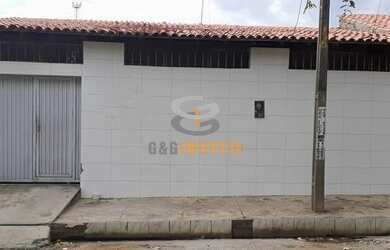 Imagem: A casa possui 2 Dormitórios, 2 Banheiros, 1 Vaga na garagem