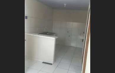 Imagem: A casa possui 2 Dormitórios, 1 Banheiro, Varanda e está localizado