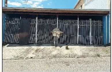 Imagem: A casa possui 2 Dormitórios, 1 Banheiro, 1 Vaga na garagem