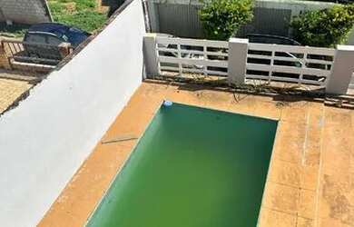 Imagem: A casa em condomínio possui 4 Dormitórios, 3 Banheiros, 1