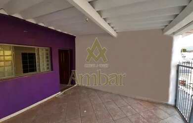 Imagem: A casa possui 3 Dormitórios, 1 Banheiro, 1 Vaga na garagem