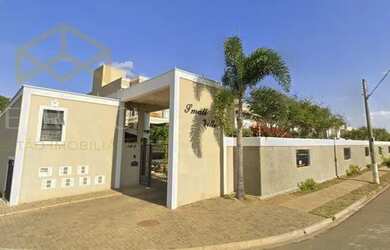 Imagem: A casa em condomínio possui 3 Dormitórios, 3 Banheiros, 2