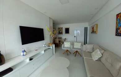 Imagem: O apartamento possui 3 Dormitórios, 1 Banheiro, 2 Vagas na