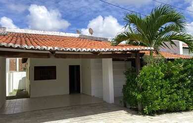 Imagem: A casa em condomínio possui 3 Dormitórios, 2 Banheiros, 2