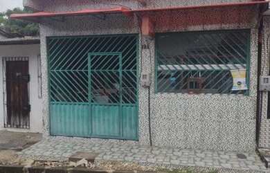 Imagem: A casa possui 2 Dormitórios, 1 Banheiro e está localizado