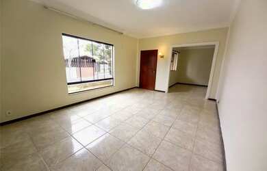 Imagem: A casa em condomínio possui 4 Dormitórios, 4 Banheiros, 3