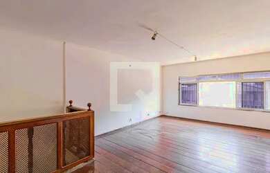 Imagem: A casa para alugar possui 2 Dormitórios, 3 Banheiros, 1 Vaga