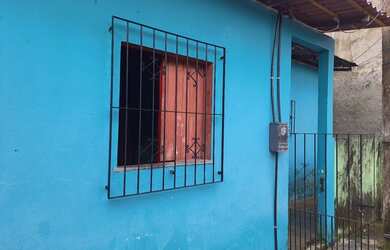 Imagem: A casa possui 2 Dormitórios, 1 Banheiro e está localizado