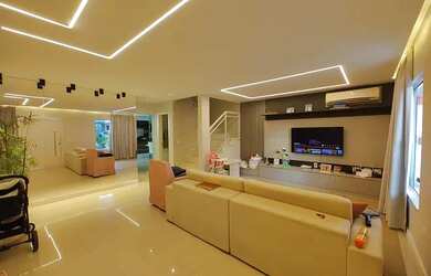 Imagem: A casa em condomínio possui 4 Dormitórios, 2 Banheiros, 3