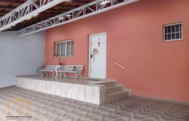 Imagem: A casa possui 3 Dormitórios, 3 Banheiros, 3 Vagas na garagem