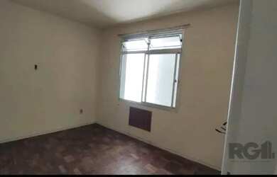 Imagem 9: Apartamento com 2 dormitórios, 1 banheiro no Bairro Centro Histórico