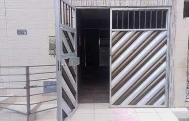 Imagem: A casa possui 1 Dormitório, 1 Banheiro e está localizado