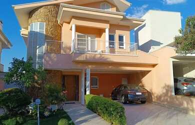 Imagem: A casa em condomínio possui 3 Dormitórios, 4 Banheiros, 3