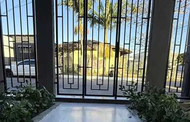 Imagem 16: CASA DE ESQUINA, COM 02 SUITES, E 01 SALA COMERCIAL EM ITAPEMA!!!