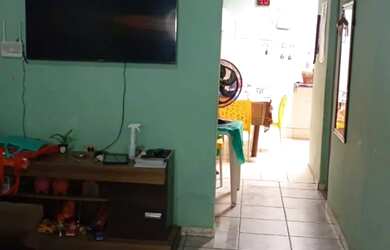 Imagem: A casa possui 2 Dormitórios, 3 Banheiros, 2 Vagas na garagem