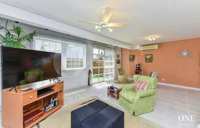 Imagem 8: Casa com Piscina, Elevador e 3 vagas de garagem no bairro Chácara das Pedras!