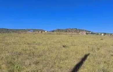 Imagem: O terreno possui 84m² de Área e está localizado em Alto