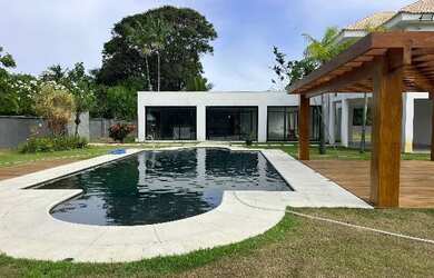 Imagem: A casa em condomínio possui 5 Dormitórios, 5 Banheiros, 5