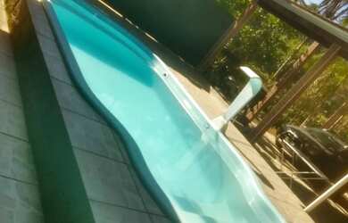 Imagem 1: Alugo para temporada e fins de semana linda casa na praia do estaleiro,...