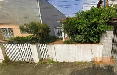 Imagem: O terreno possui 140m² de Área e está localizado em Alto