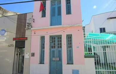 Imagem: A casa possui 3 Dormitórios, 1 Banheiro, 160m² de Área e