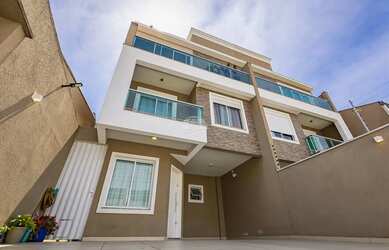 Imagem: A casa possui 3 Dormitórios, 2 Banheiros, 2 Vagas na garagem