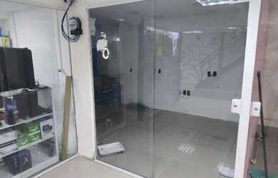 Imagem: O depósito e está localizado em Tijuca, Rio de Janeiro para