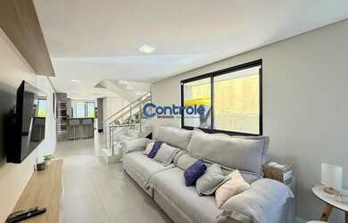 Imagem: A casa possui 3 Dormitórios, 3 Banheiros, 2 Vagas na garagem