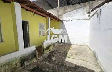 Imagem: A casa possui 2 Dormitórios, 1 Banheiro, 1 Vaga na garagem