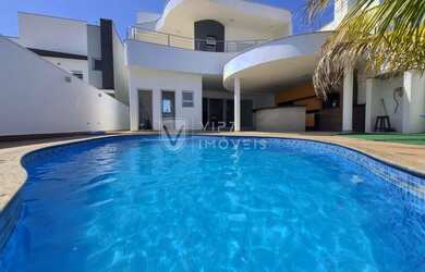 Imagem: A casa em condomínio possui 3 Dormitórios, 5 Banheiros, 4