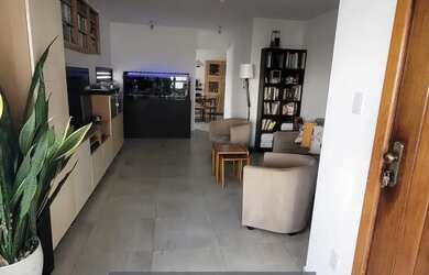 Imagem: O apartamento possui 3 Dormitórios, 3 Banheiros, 2 Vagas na